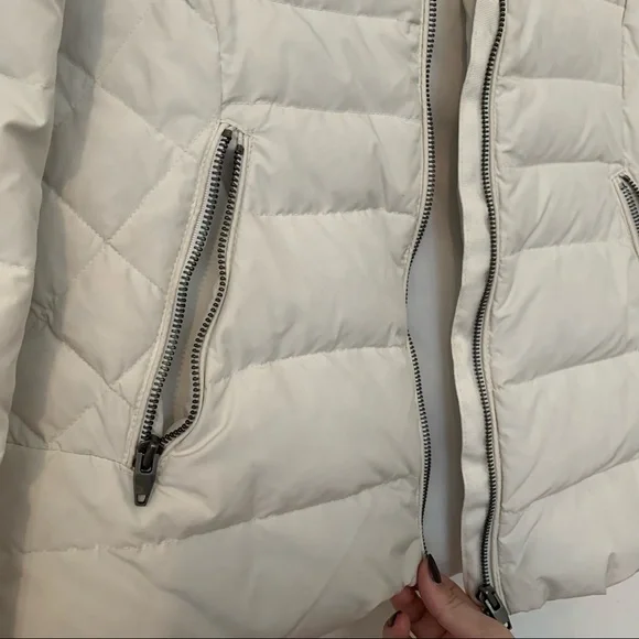 Down Jacket - Picture 4 of 6